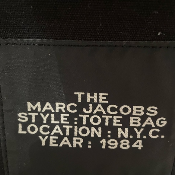 Marc Jacobs the LARGE tote - Picture 5 of 5